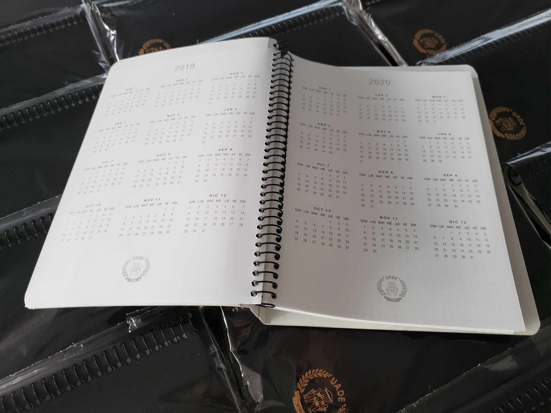 Agenda-UADE-pag-2-y-3.jpg